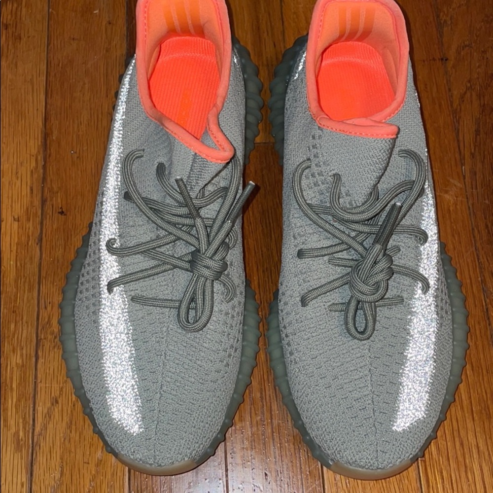 Yezzy 350 Boosts Dessag